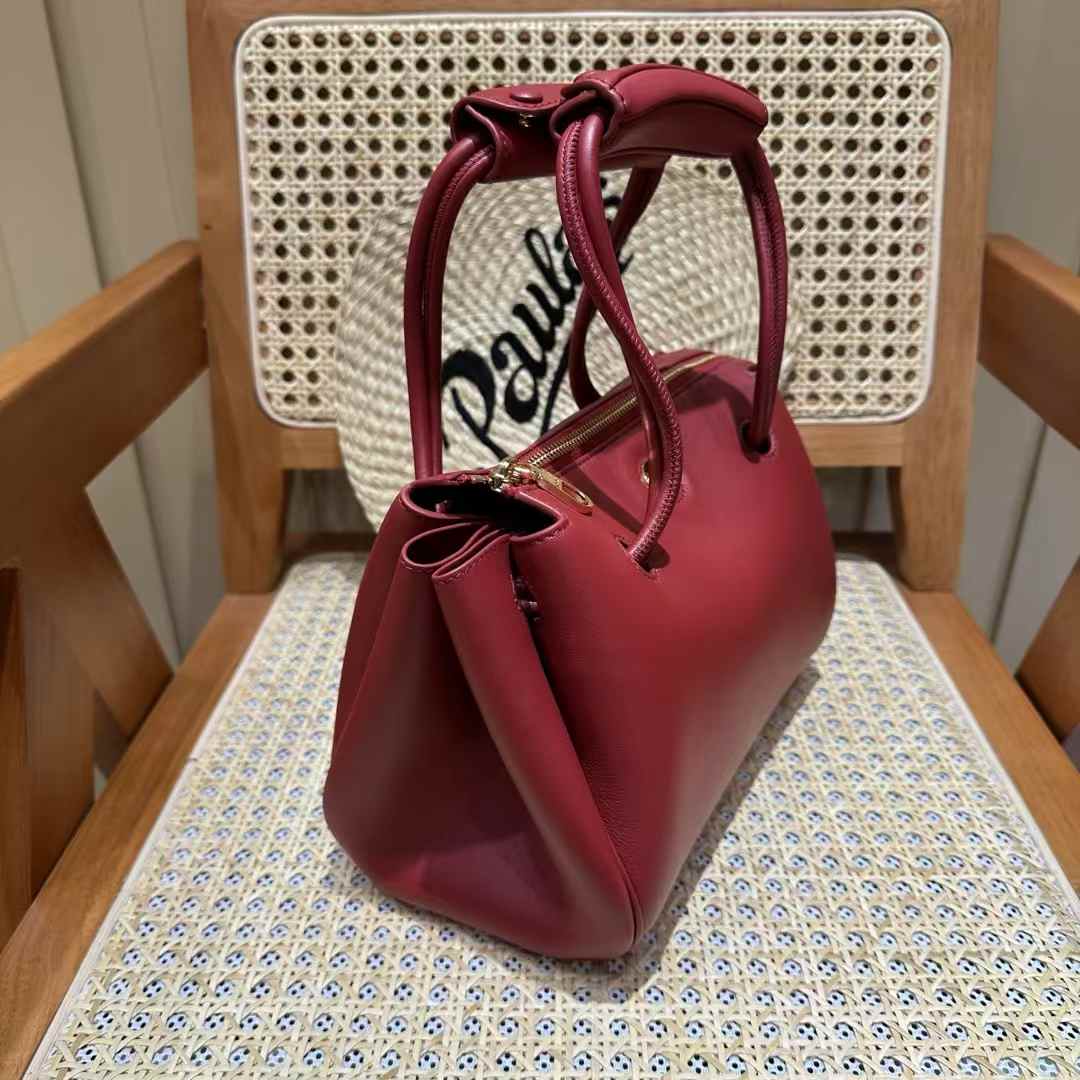 Loewe Medium Madrid bag in supple calfskin view 2