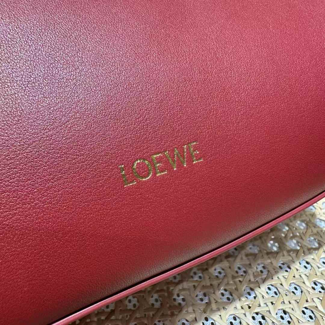 Loewe Medium Madrid bag in supple calfskin view 8