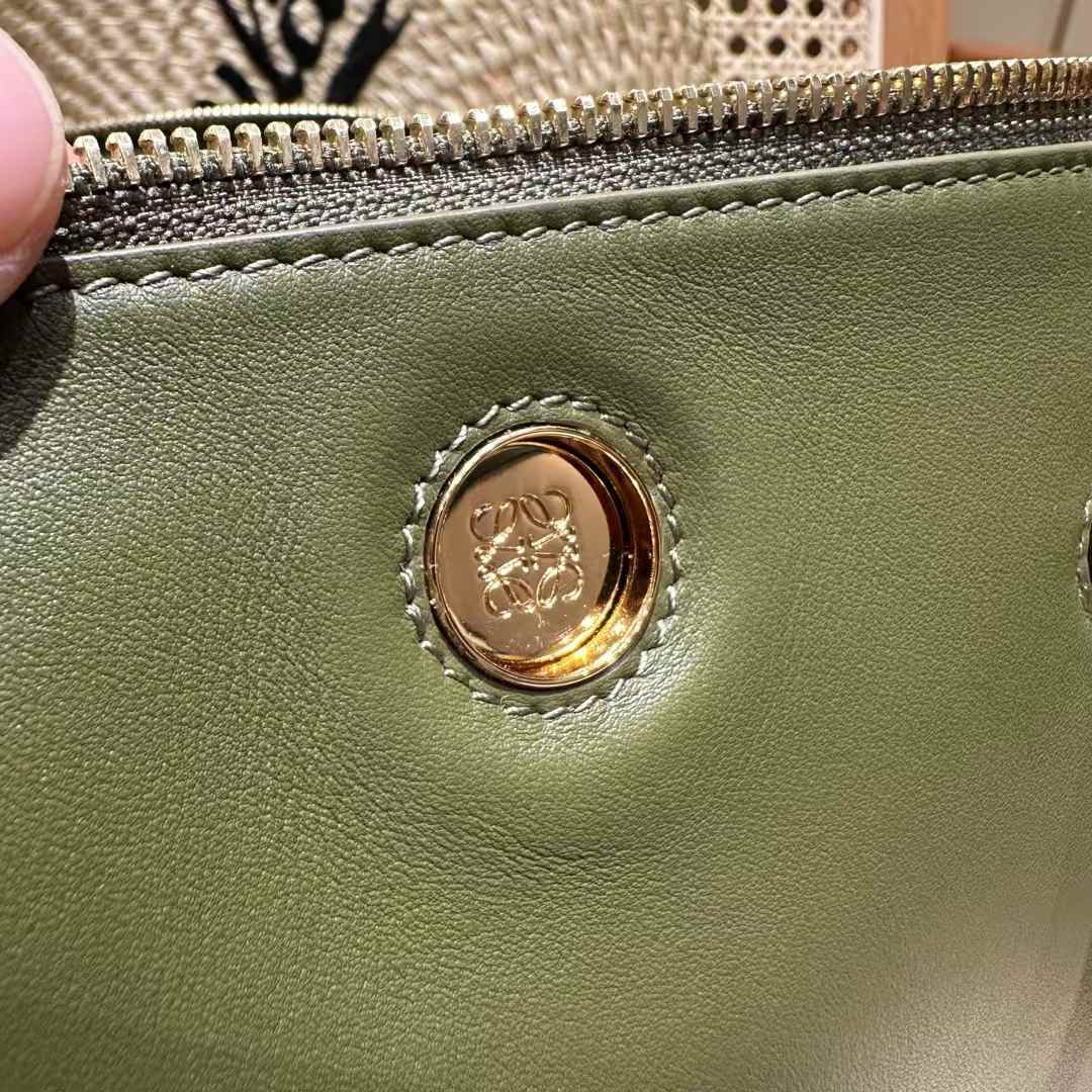 Loewe edium Madrid bag in supple calfskin view 4
