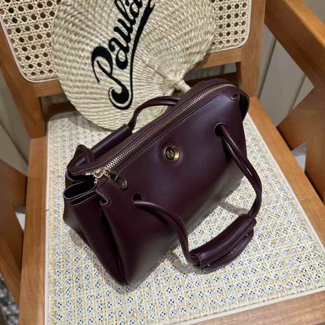 Loewe edium Madrid bag in supple calfskin view 5