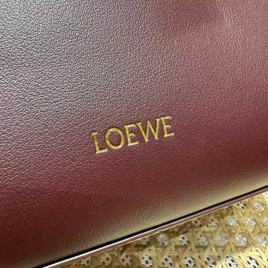 Loewe edium Madrid bag in supple calfskin view 8