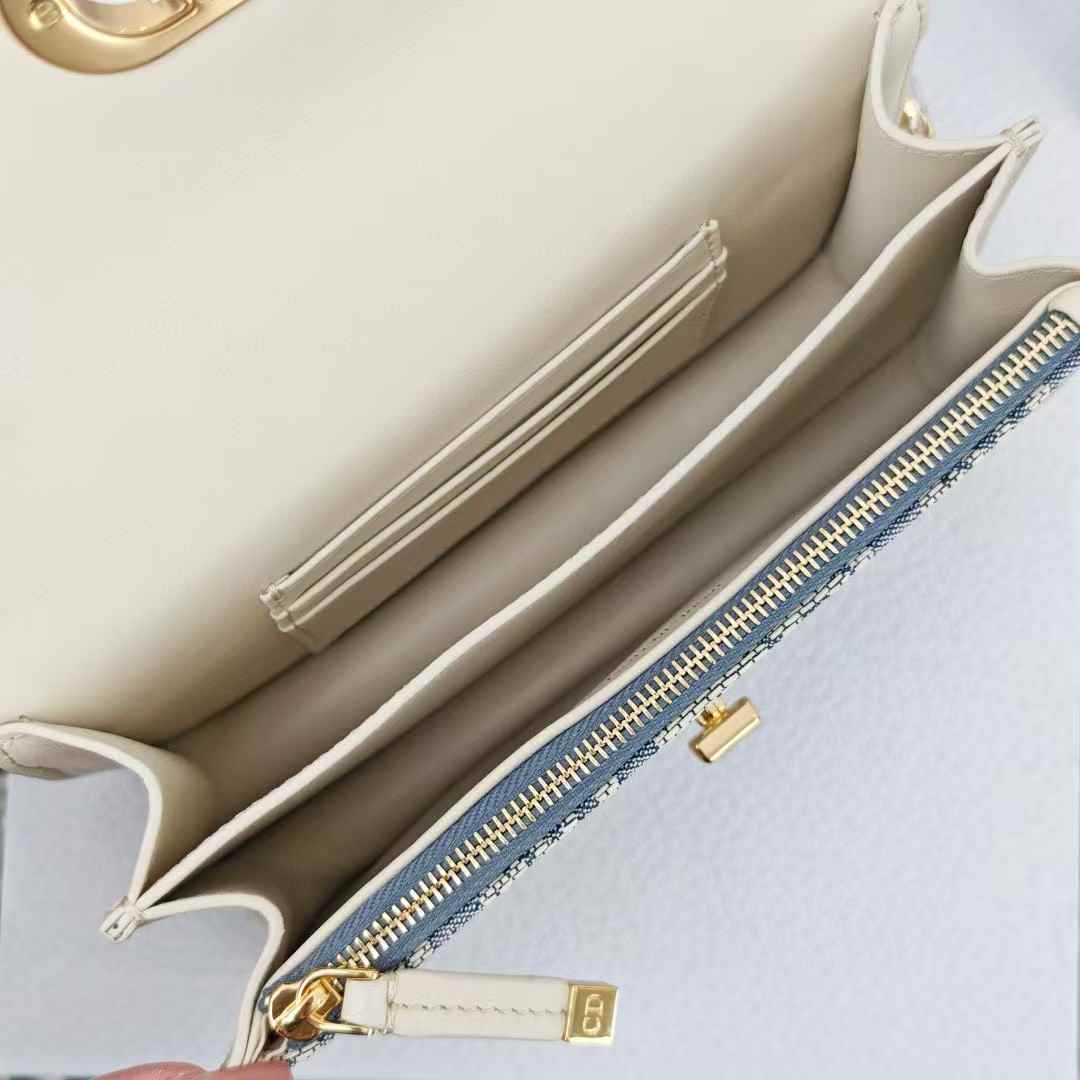 Dior 30 Montaigne East-West Bag with Chain view 9