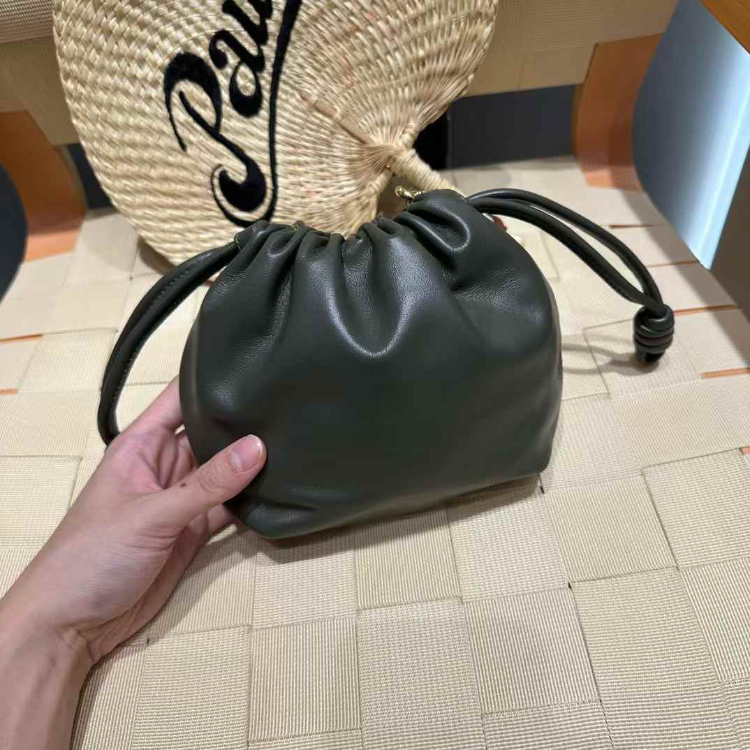 Loewe Mini Flamenco purse in mellow nappa lambskin view 3