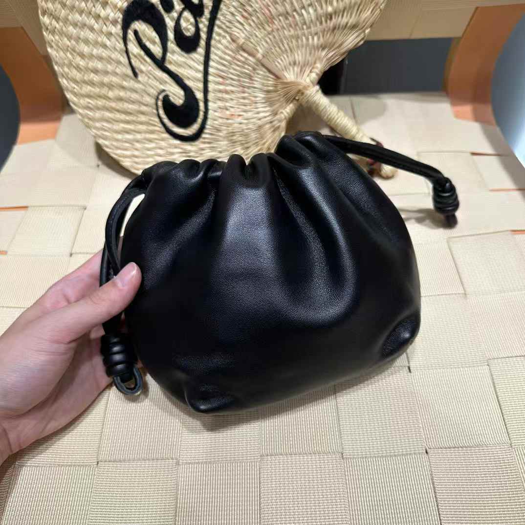 Loewe Mini Flamenco purse in mellow nappa lambskin view 3