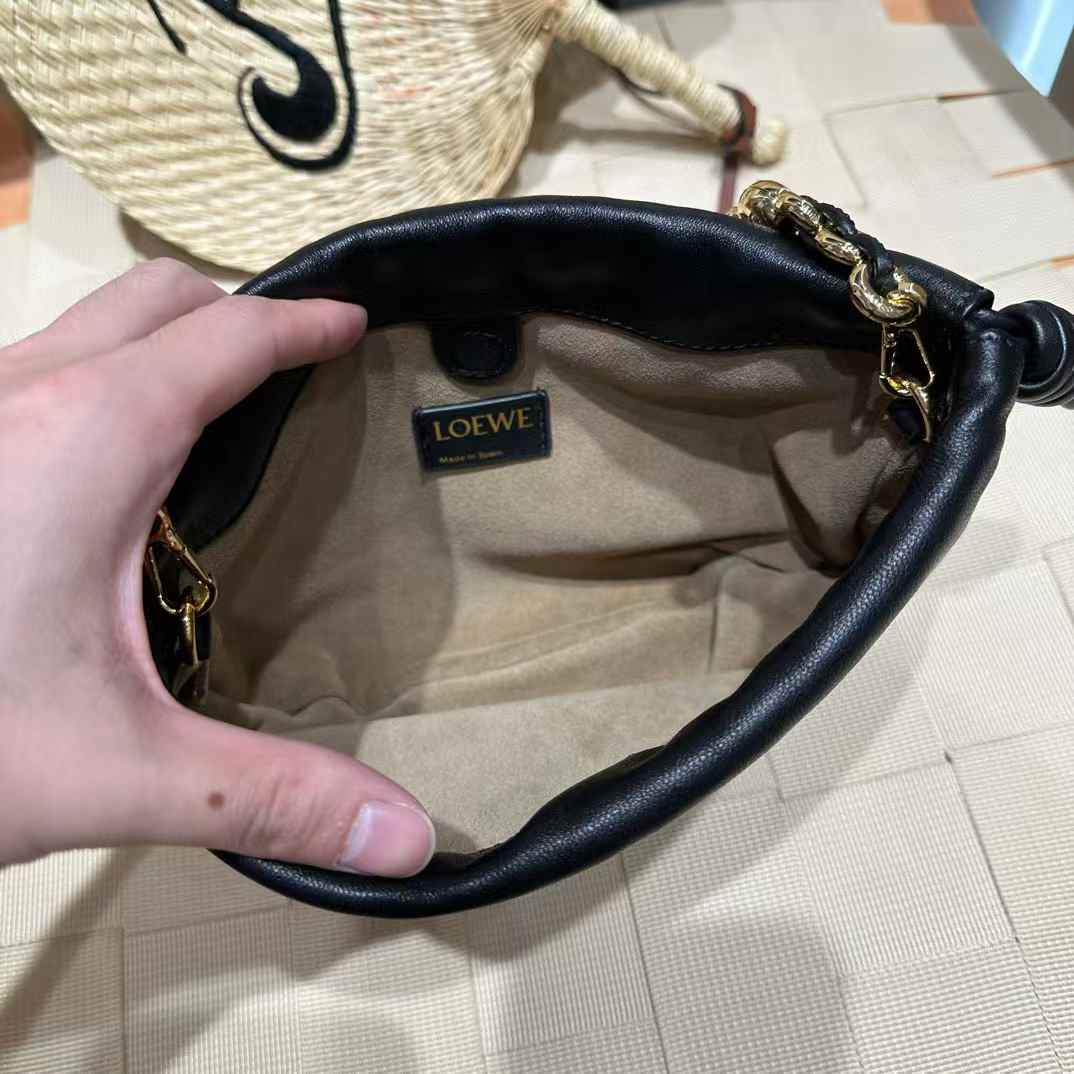 Loewe Mini Flamenco purse in mellow nappa lambskin view 4