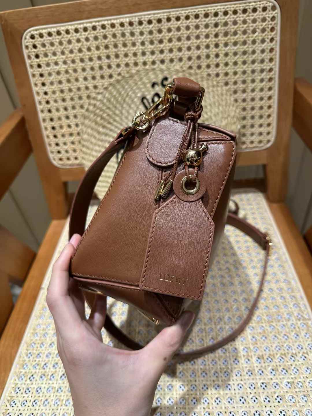Loewe Featherlight Puzzle bag in nappa lambskin view 2