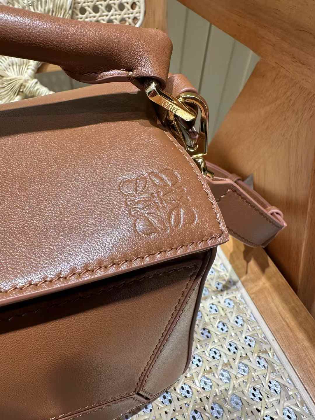 Loewe Featherlight Puzzle bag in nappa lambskin view 3