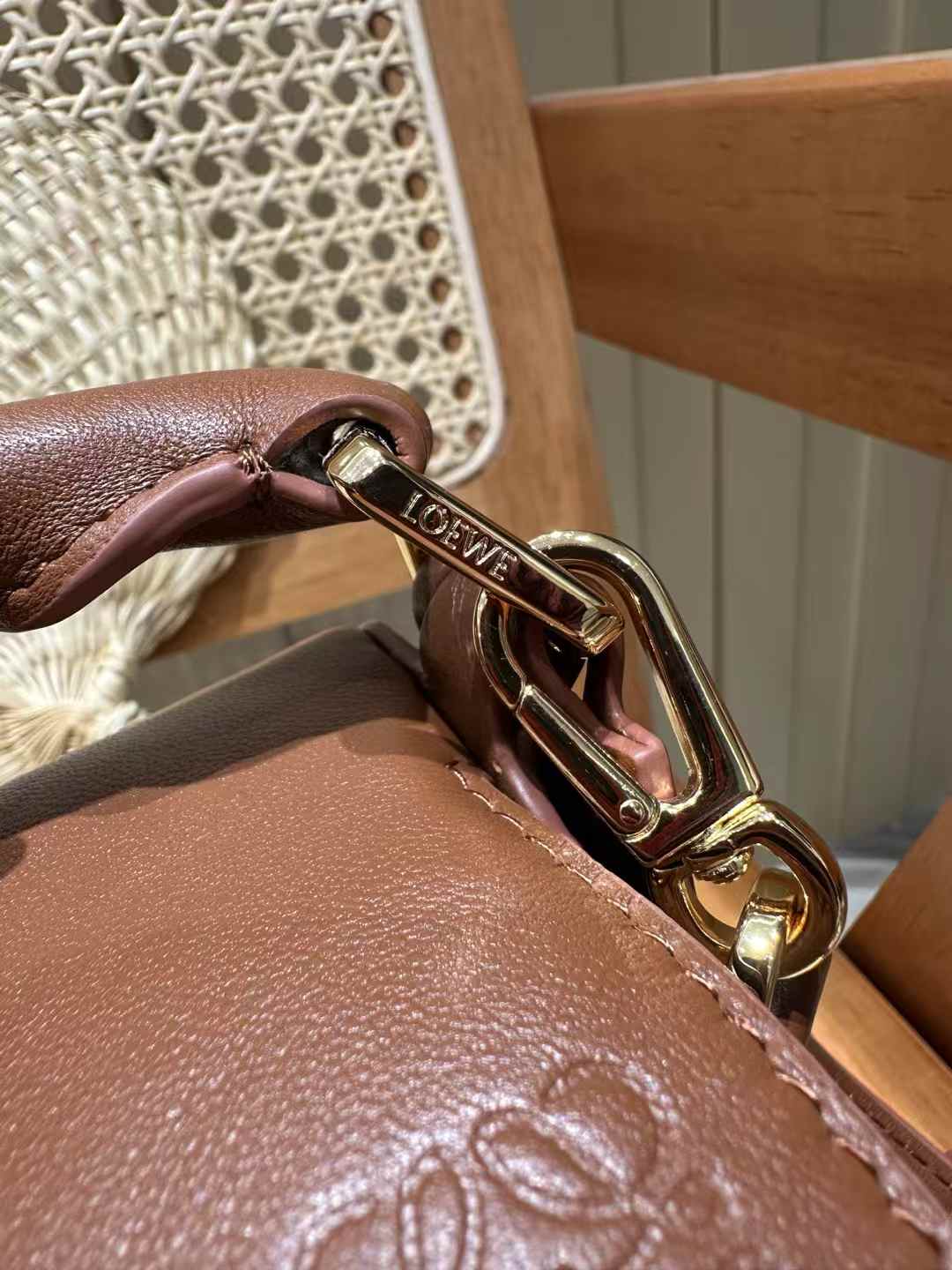 Loewe Featherlight Puzzle bag in nappa lambskin view 5