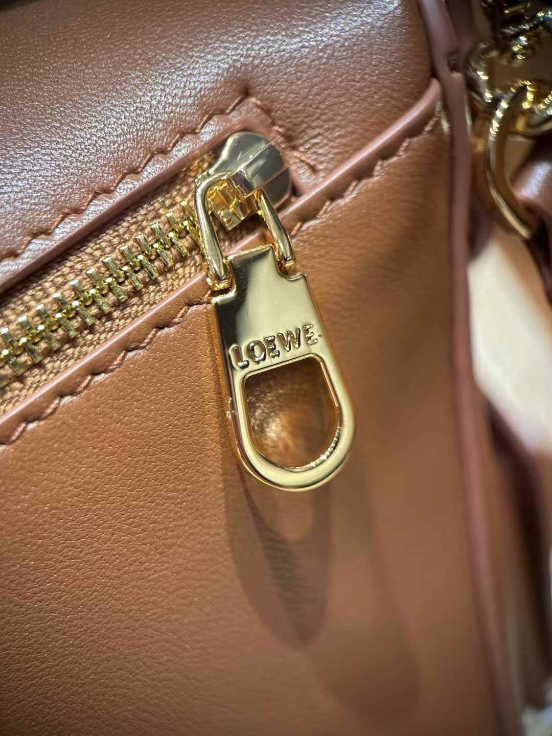 Loewe Featherlight Puzzle bag in nappa lambskin view 8