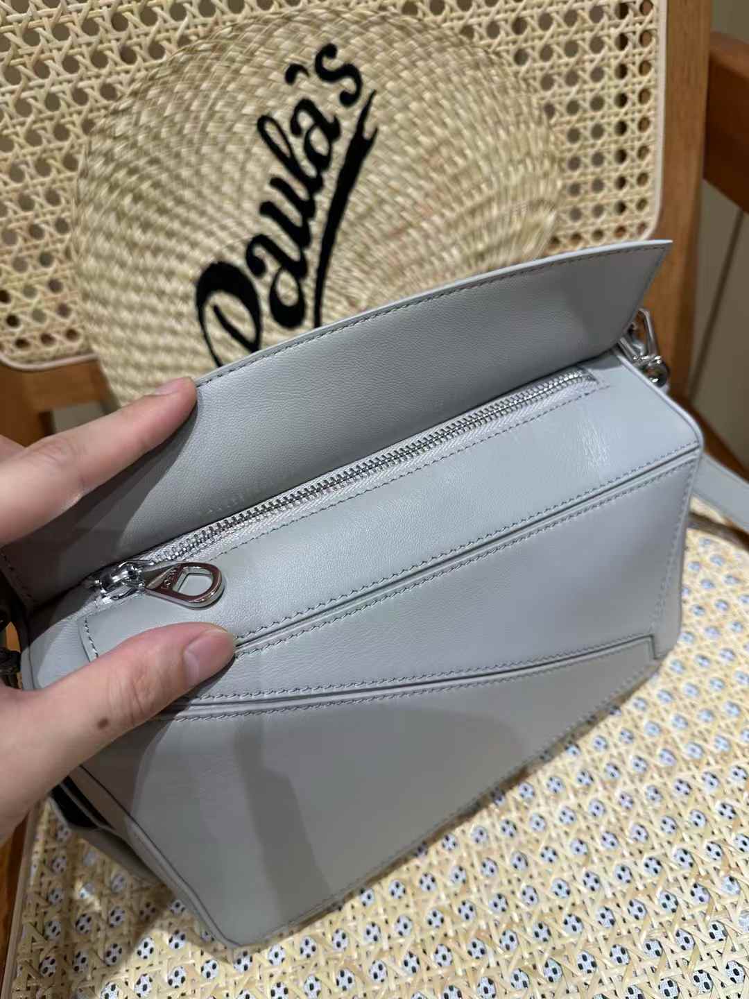 Loewe Featherlight Puzzle bag in nappa lambskin view 4