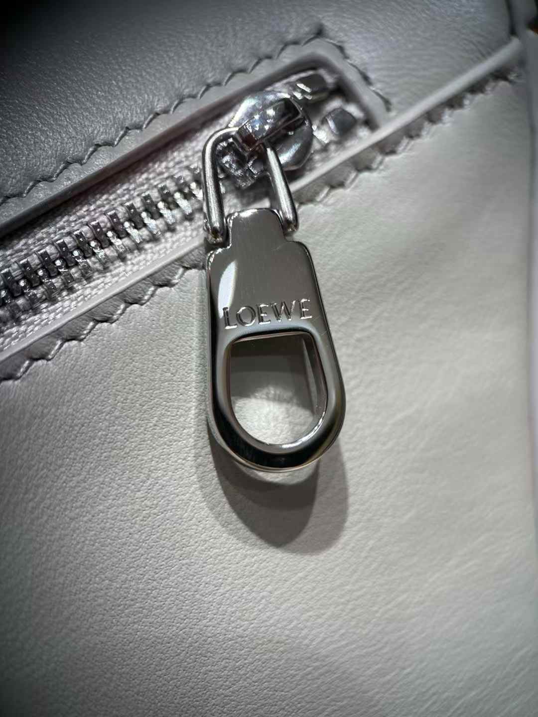 Loewe Featherlight Puzzle bag in nappa lambskin view 6
