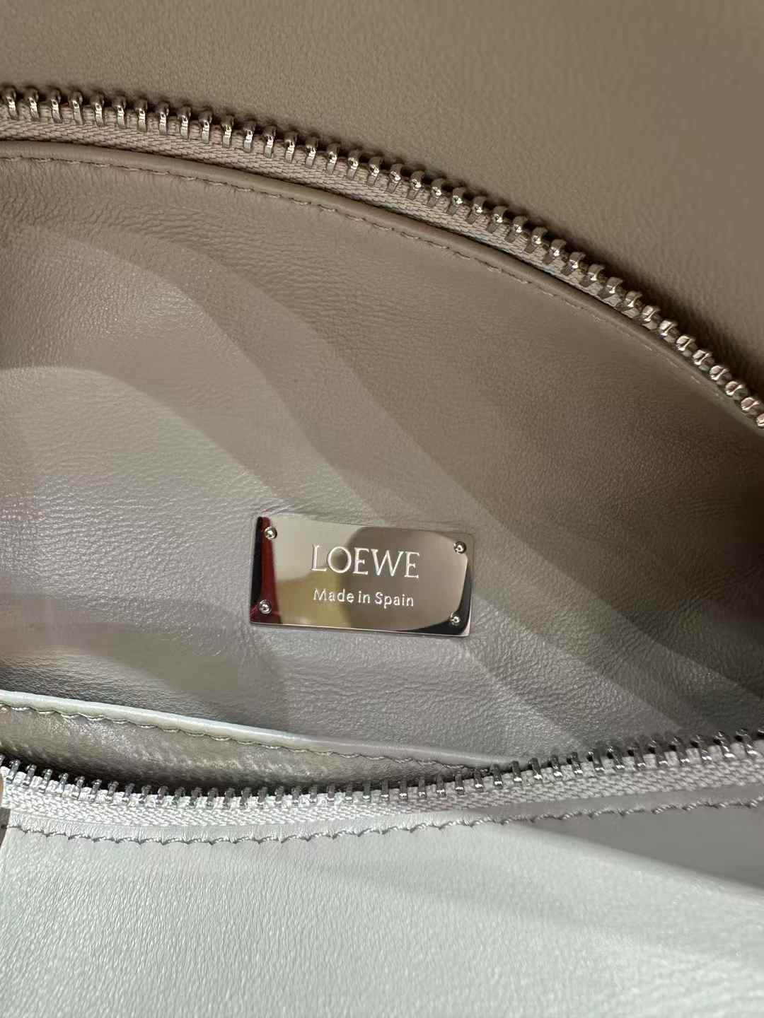 Loewe Featherlight Puzzle bag in nappa lambskin view 8