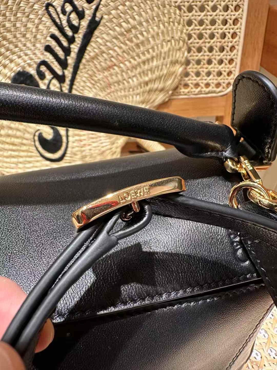 Loewe Featherlight Puzzle bag in nappa lambskin view 6