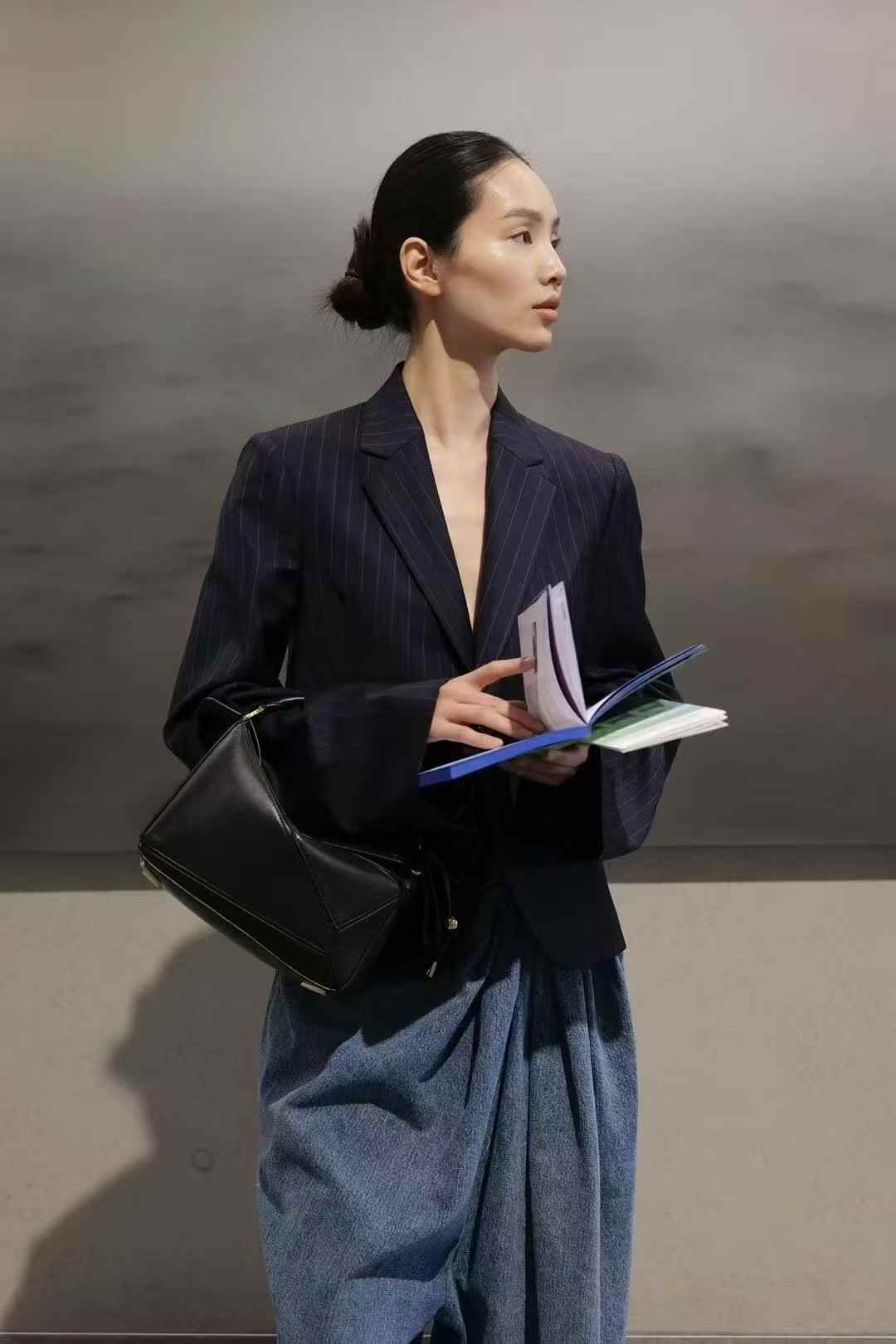 Loewe Featherlight Puzzle bag in nappa lambskin view 9