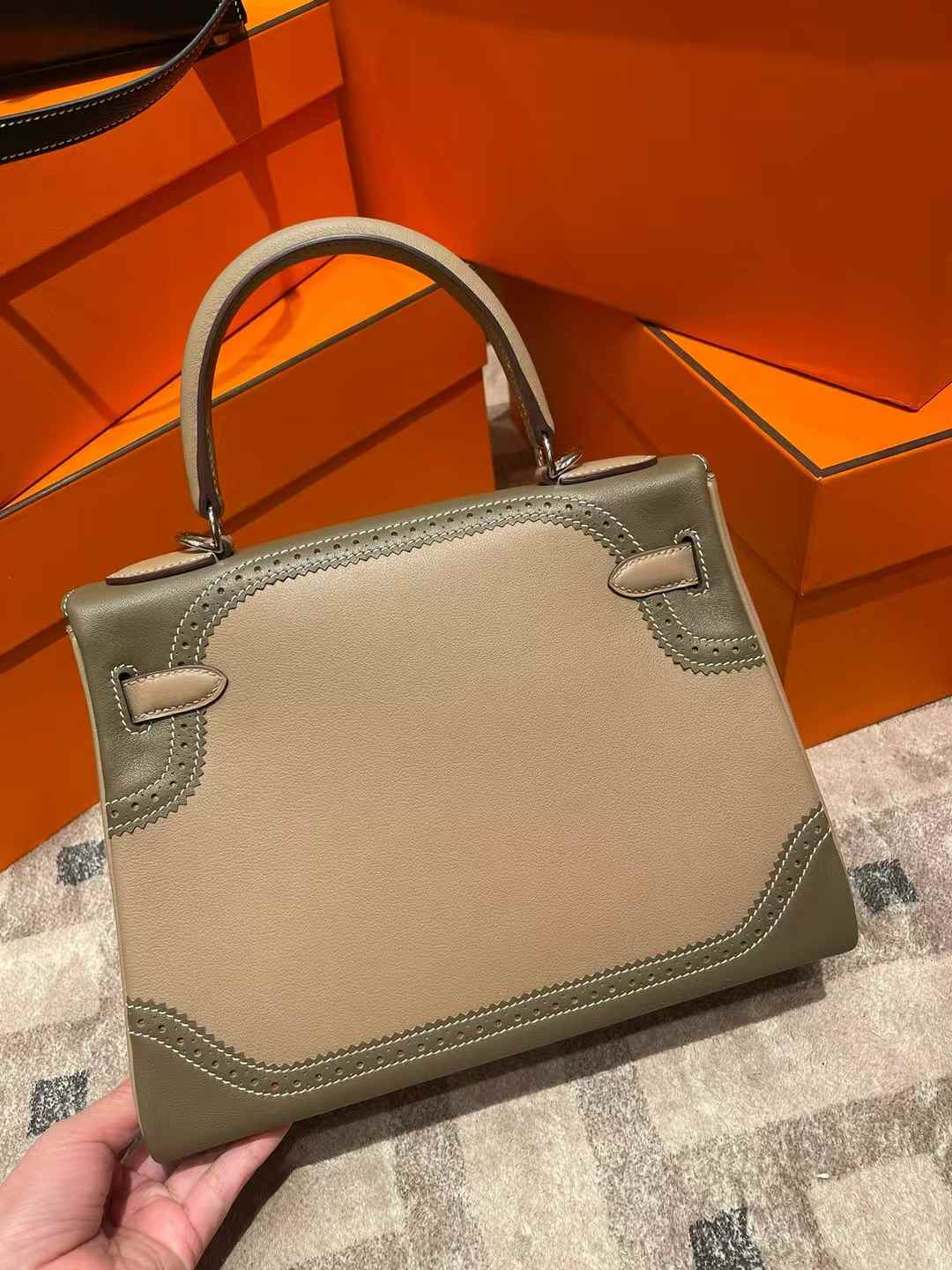 Hermès Kelly 28 Swift view 3