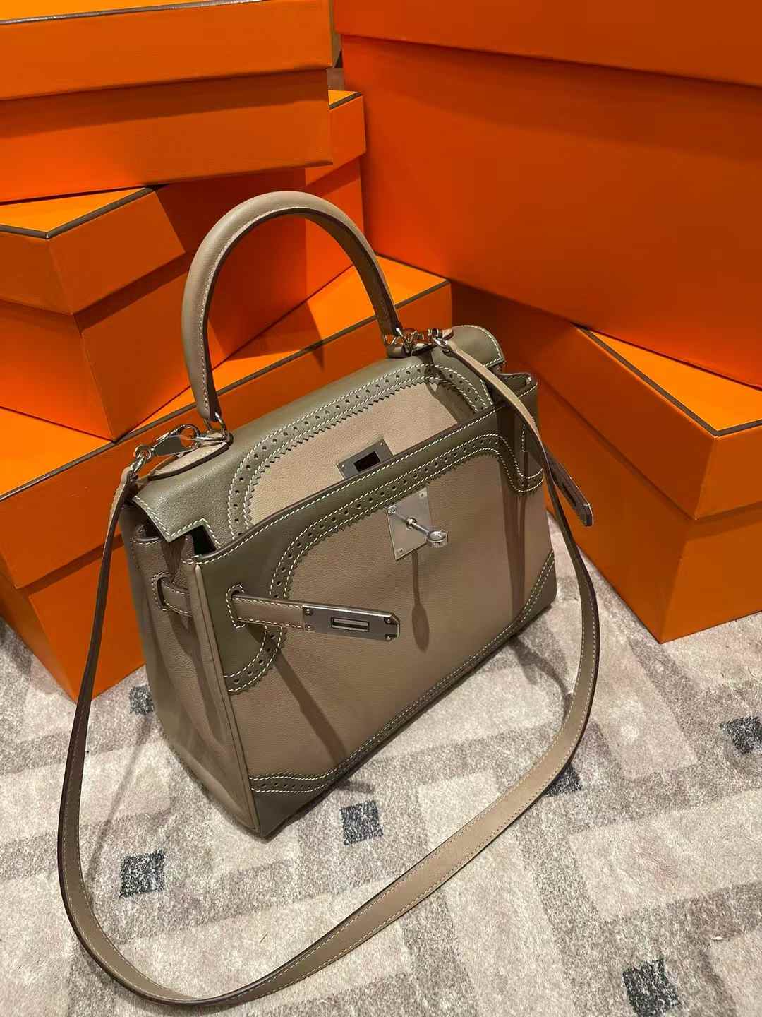 Hermès Kelly 28 Swift view 4
