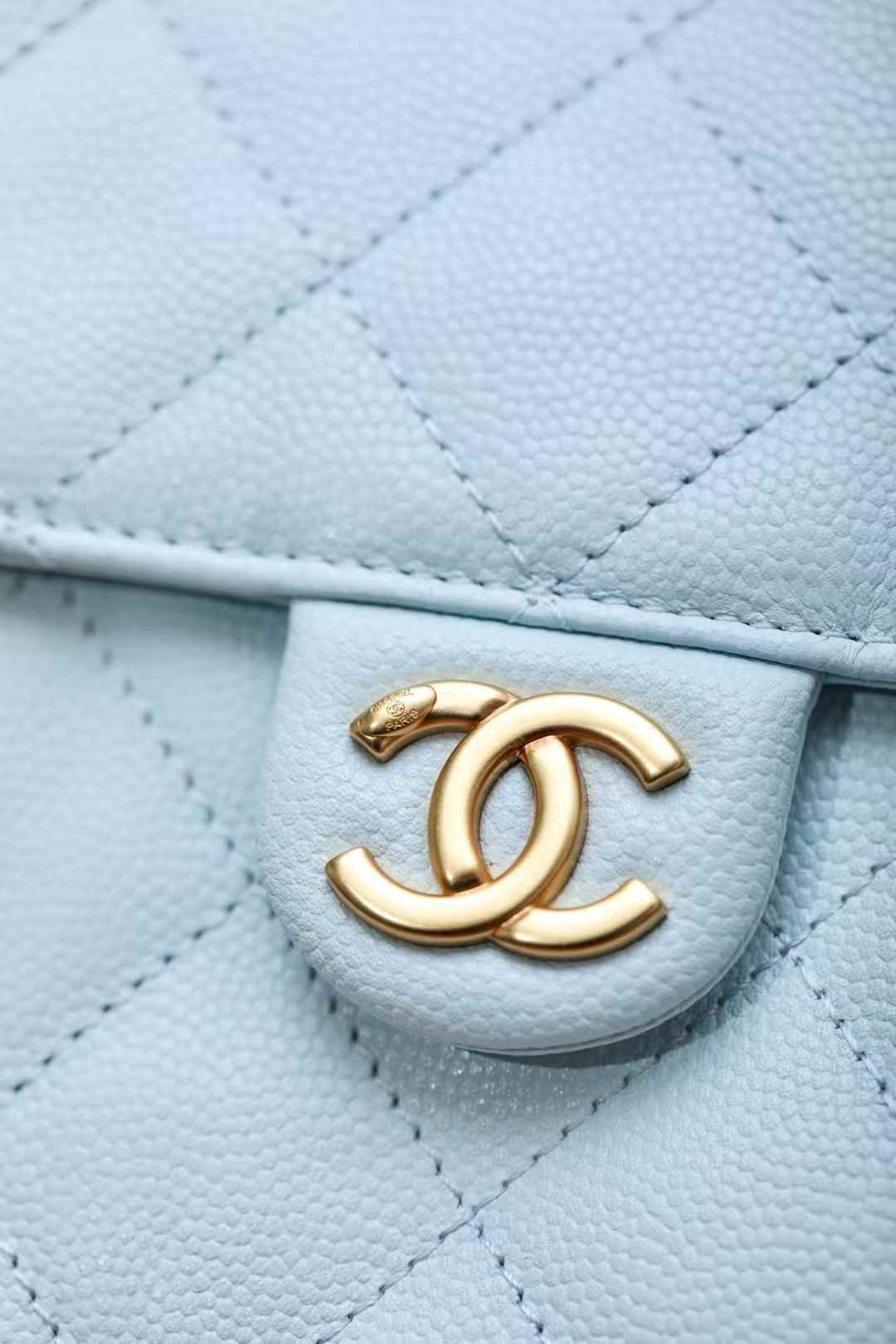 Chanel 25 Small Handbag view 4