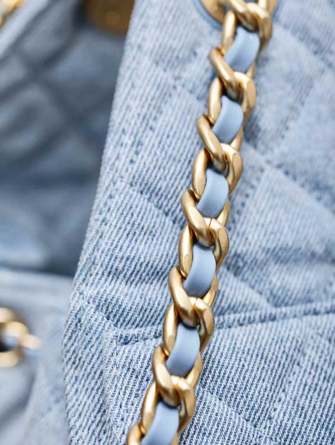 Chanel 25 Handbag view 7