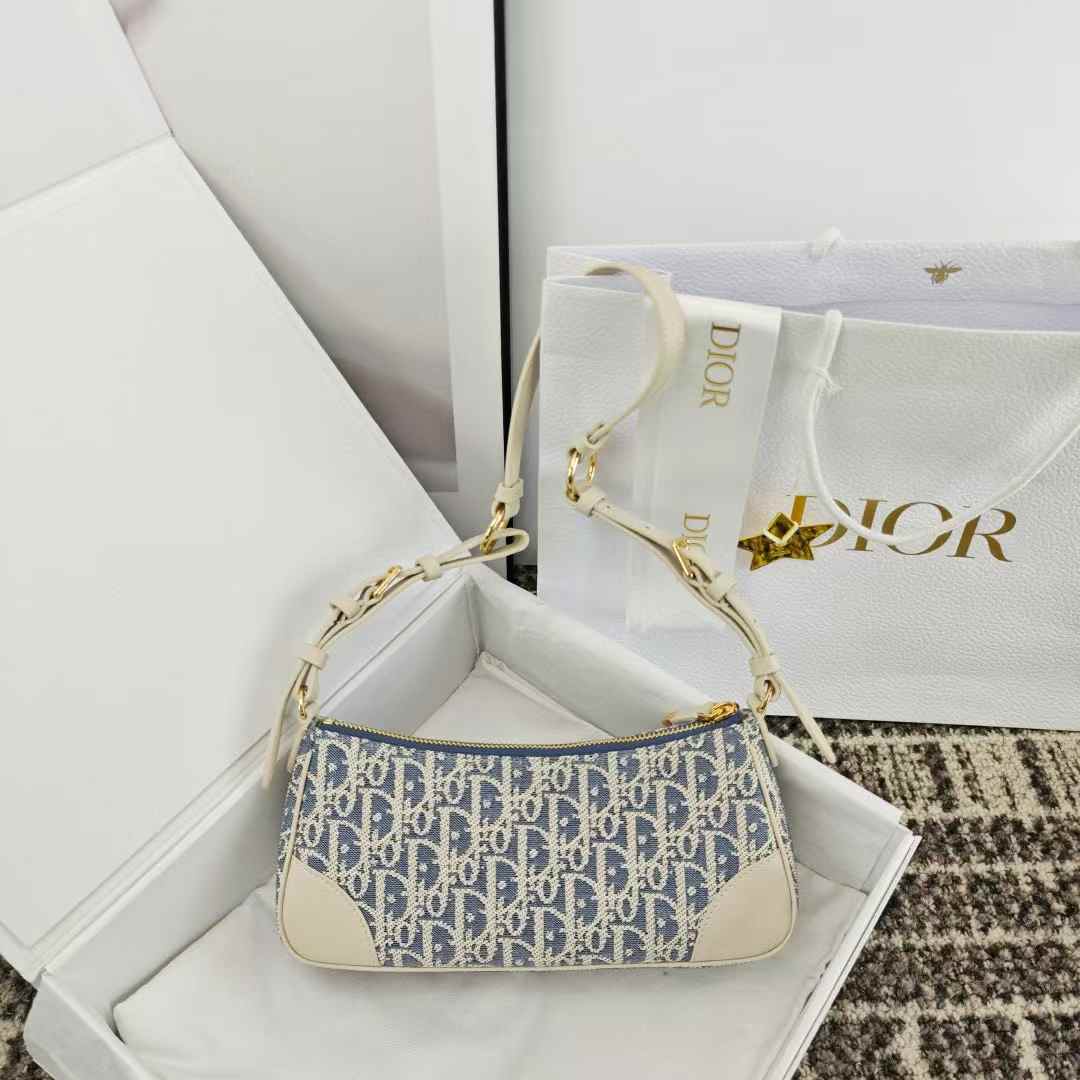 Dior Montaigne30 Mini Bag view 2