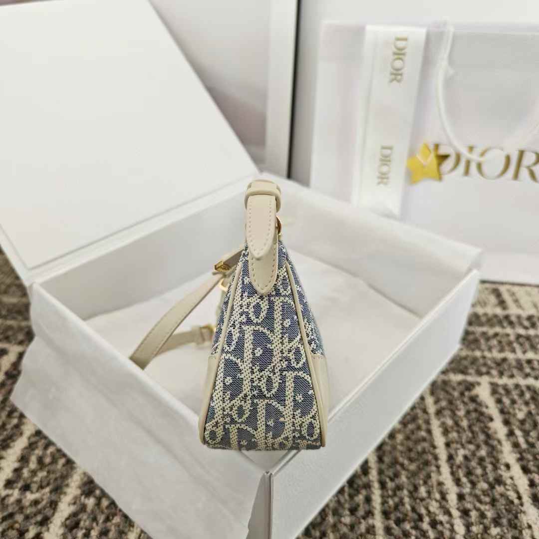 Dior Montaigne30 Mini Bag view 3
