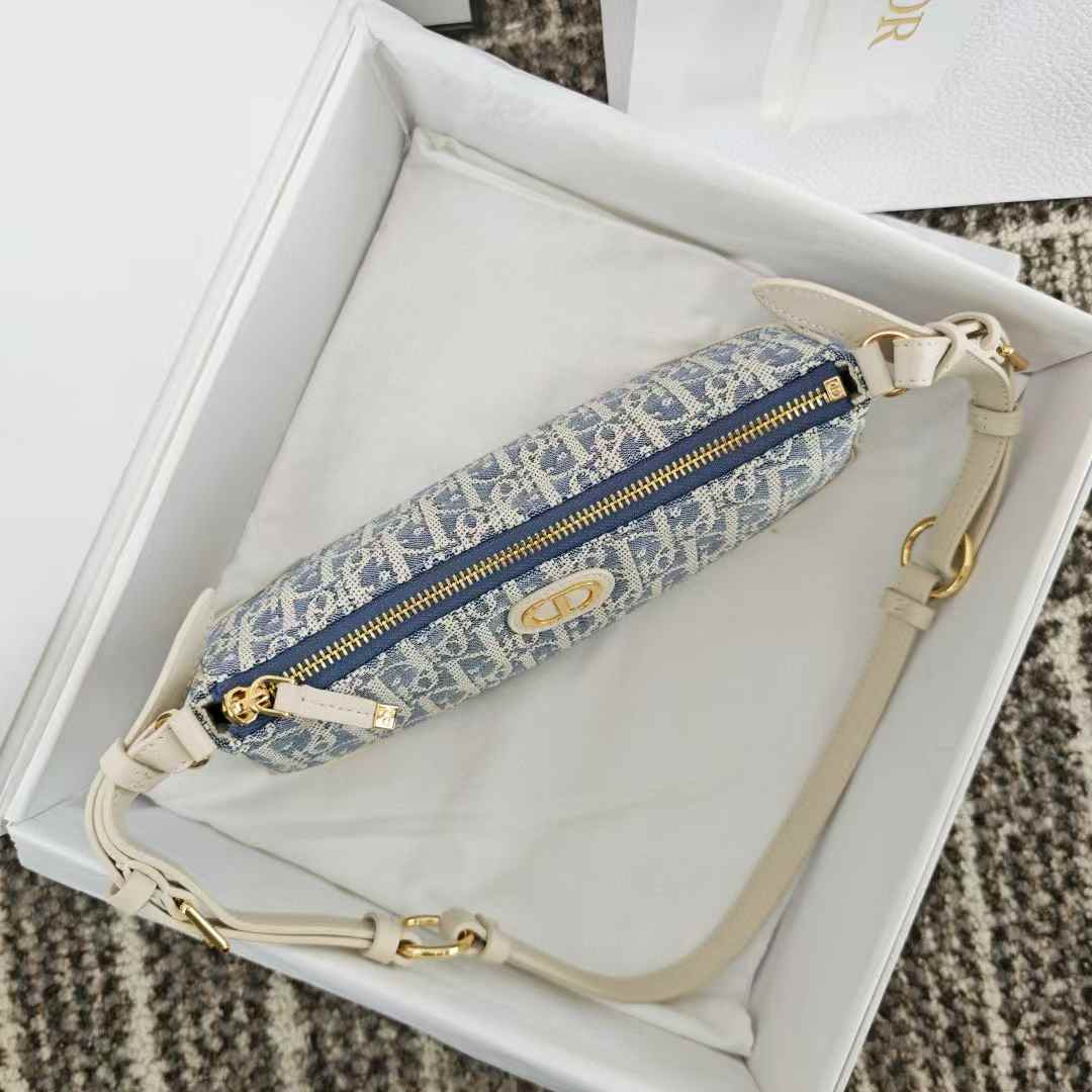 Dior Montaigne30 Mini Bag view 4