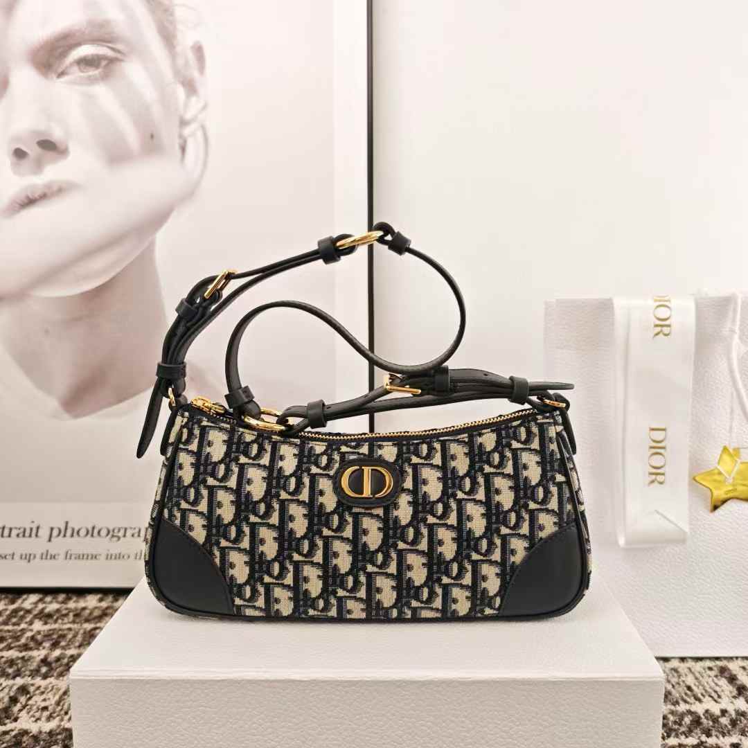 Dior Montaigne30 Mini Bag view 1
