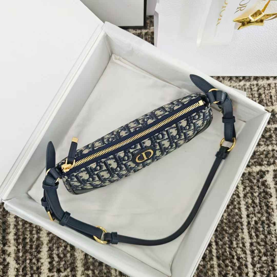 Dior Montaigne30 Mini Bag view 3