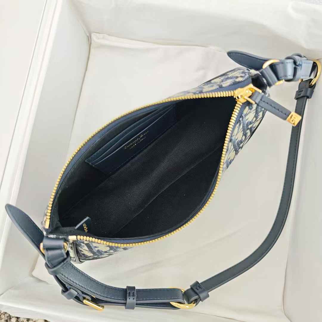 Dior Montaigne30 Mini Bag view 4