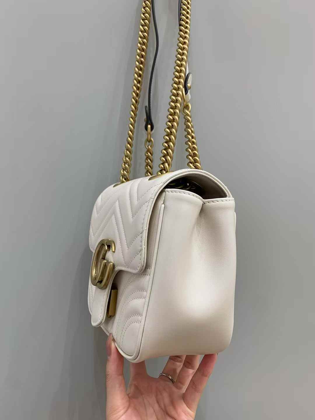Gucci GG Marmont small shoulder view 3
