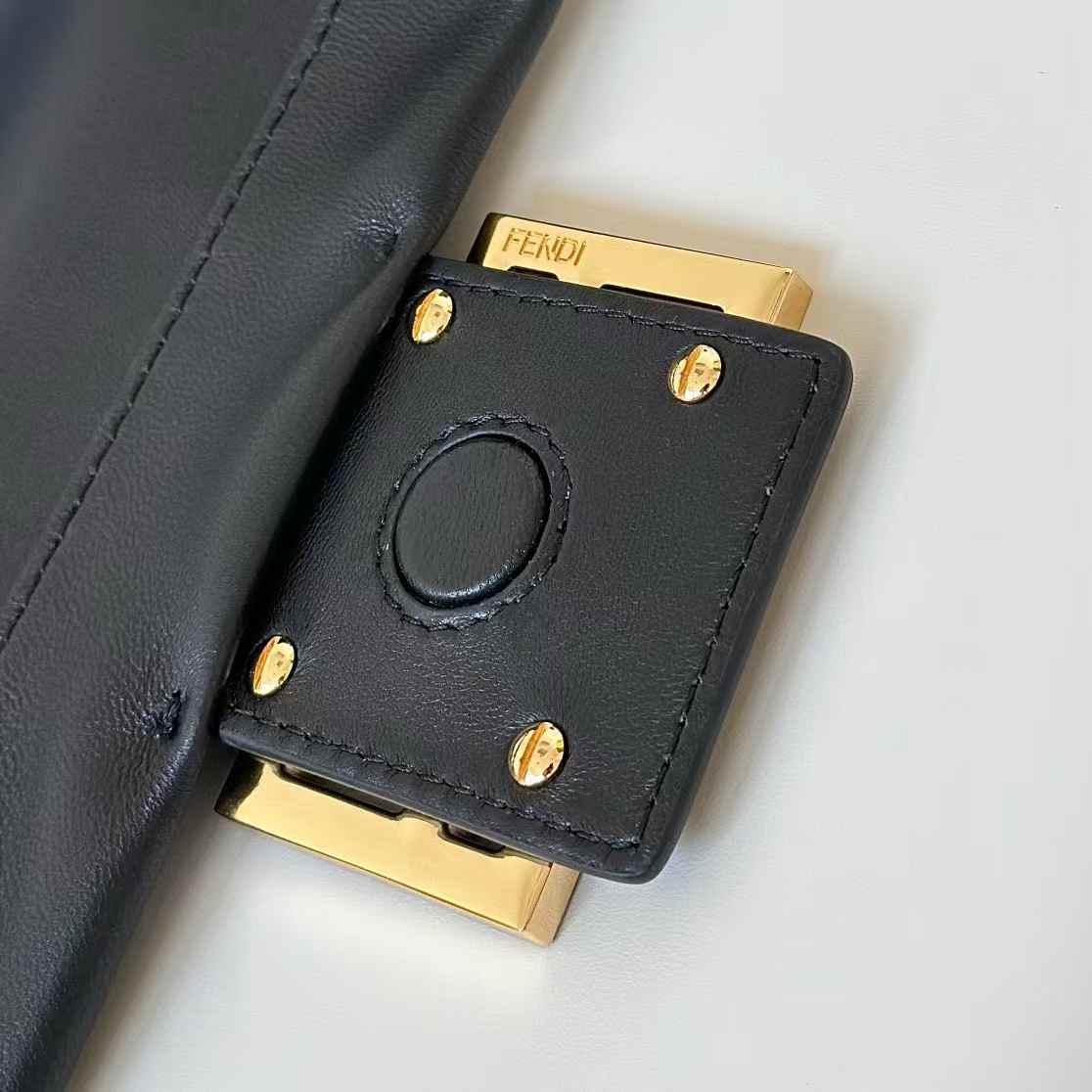 Fendi Mamma Baguette Large view 6
