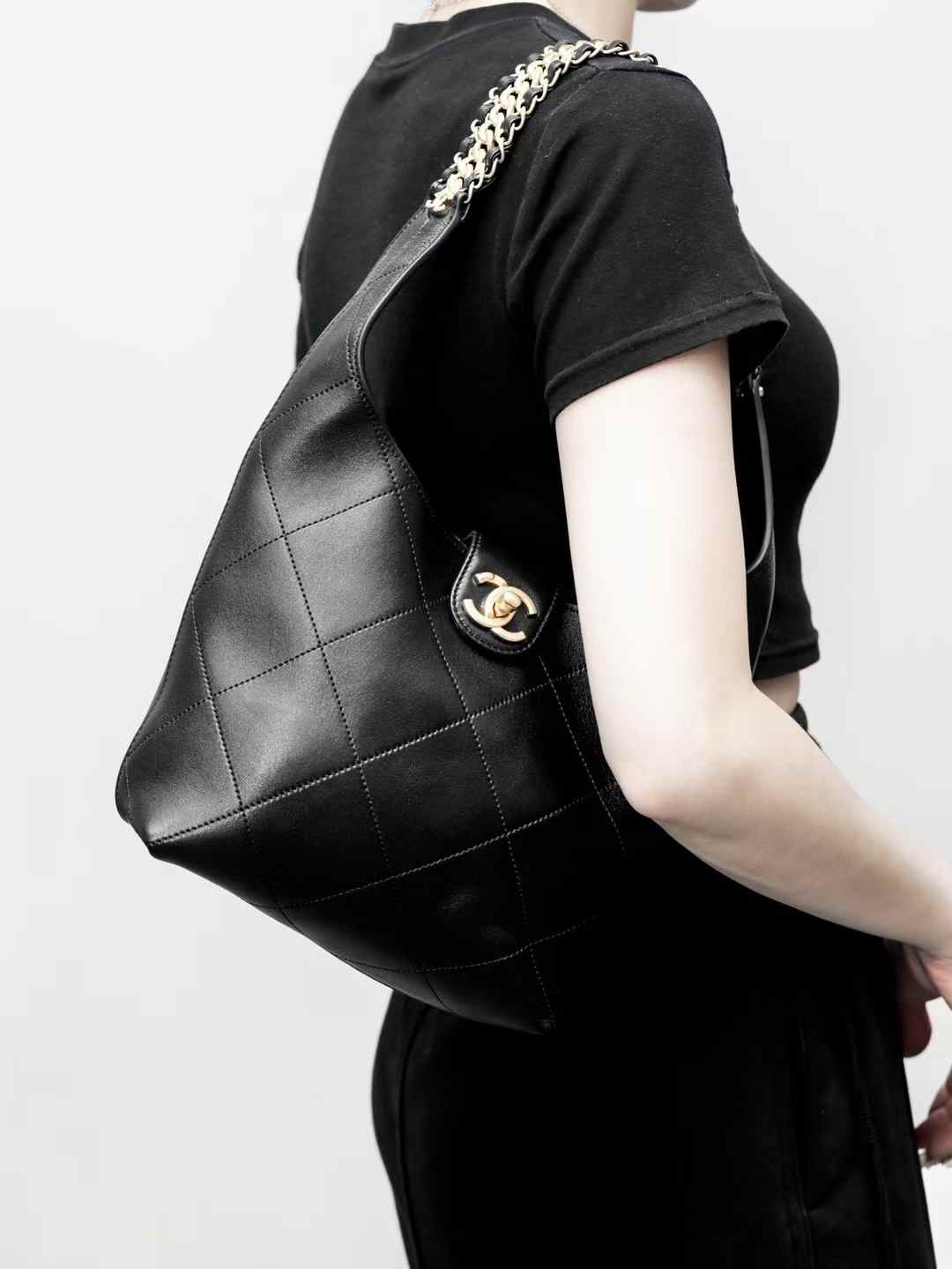 Chanel Hobo Bag view 9