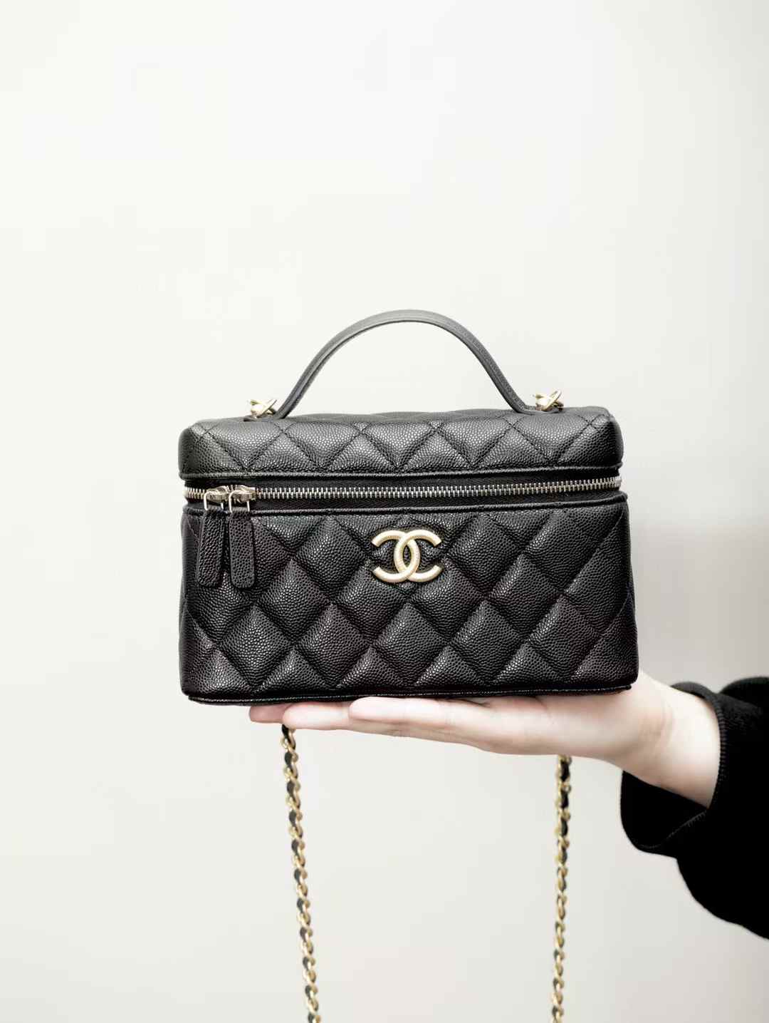 Chanel Chain clutch view 1