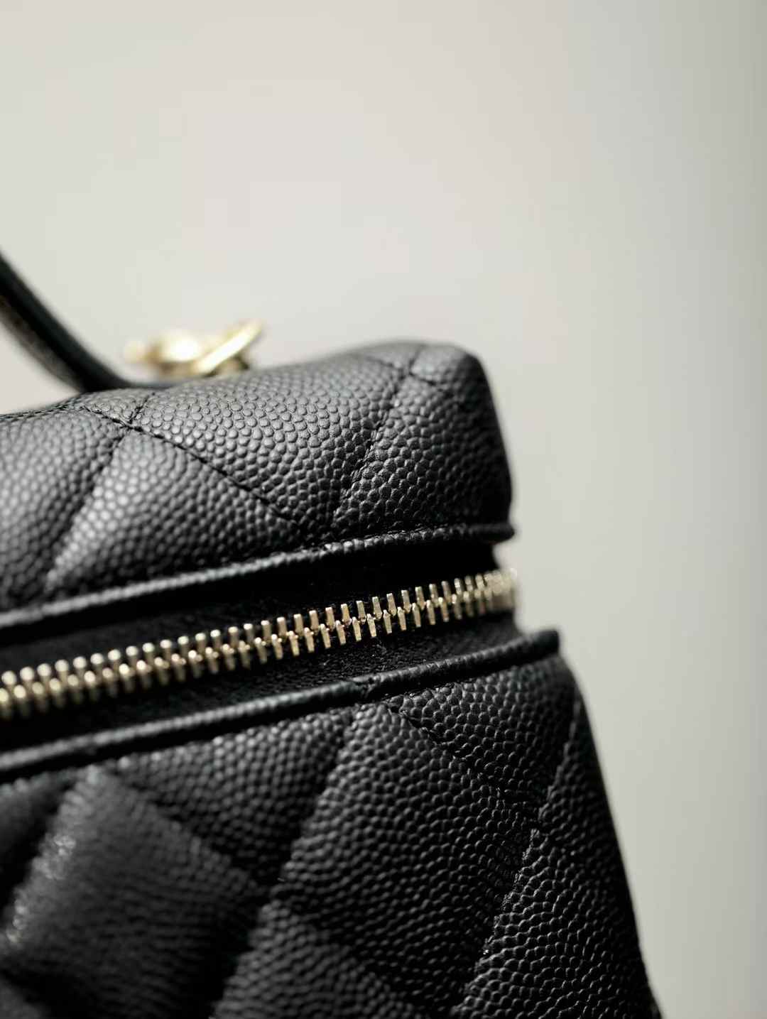 Chanel Chain clutch view 9