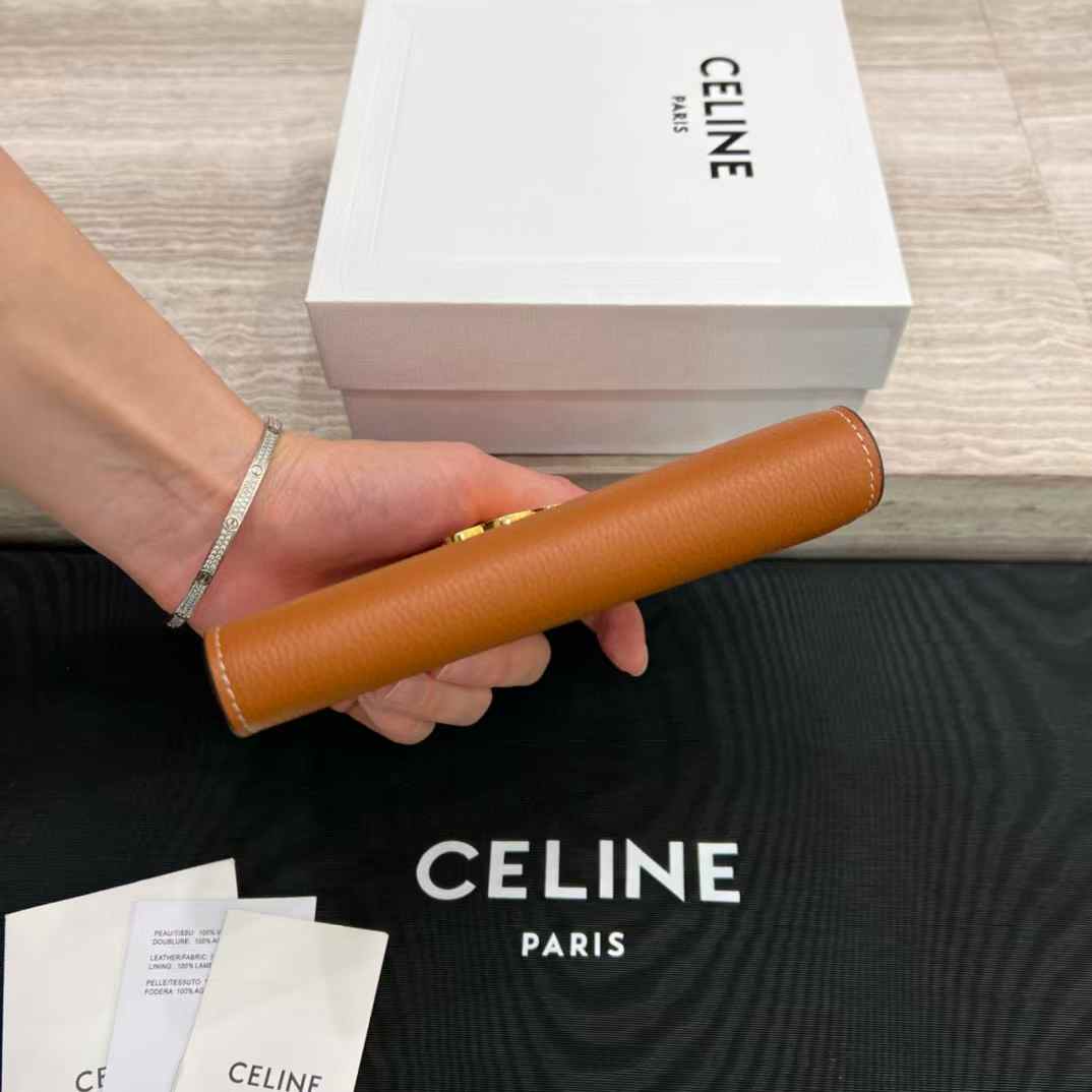 Celine Fine Wallet Victoire In Supple Grained Calfskin view 3