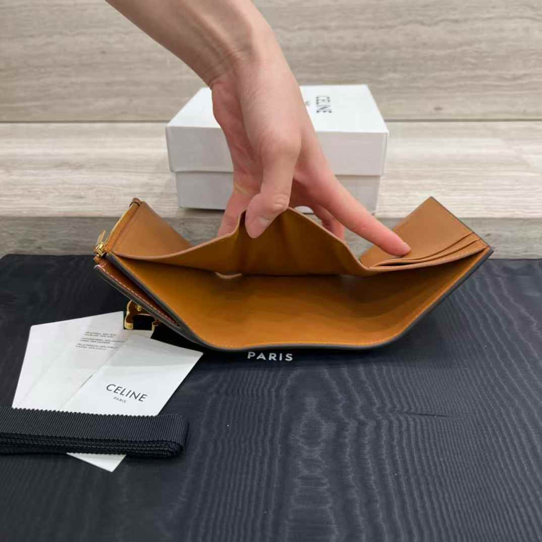 Celine Fine Wallet Victoire In Supple Grained Calfskin view 4