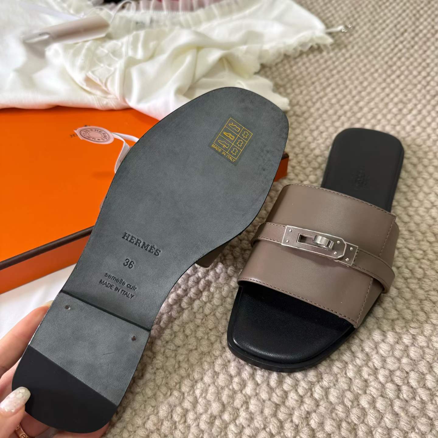 Hermès GIULIA Slippers view 10