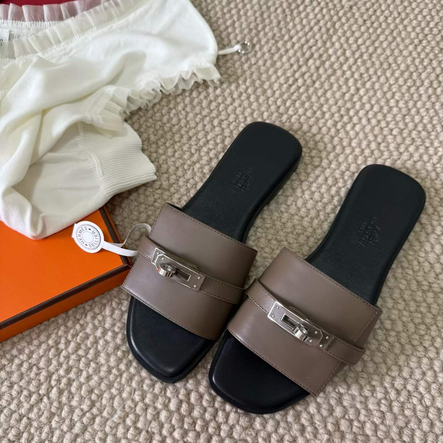 Hermès GIULIA Slippers view 8