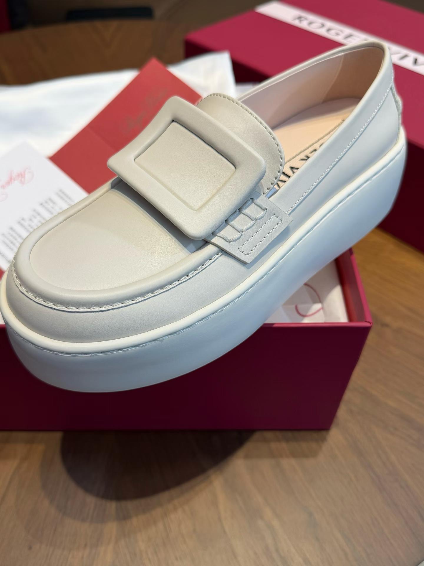 Roger Vivier Platform loafers view 9
