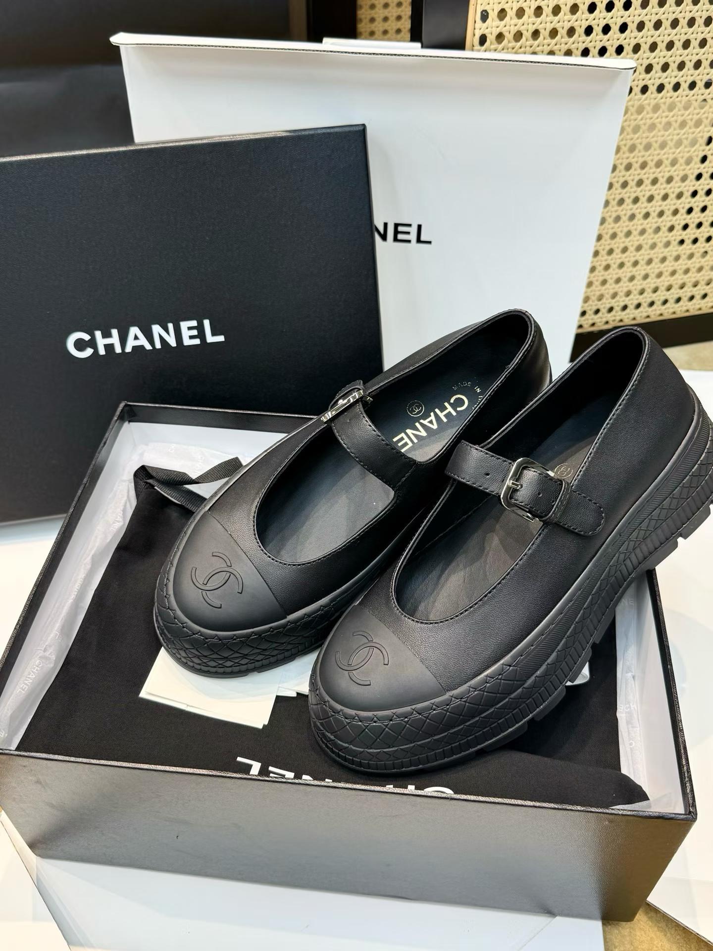 Chanel Thick-soled Mary Jane shoes view 9