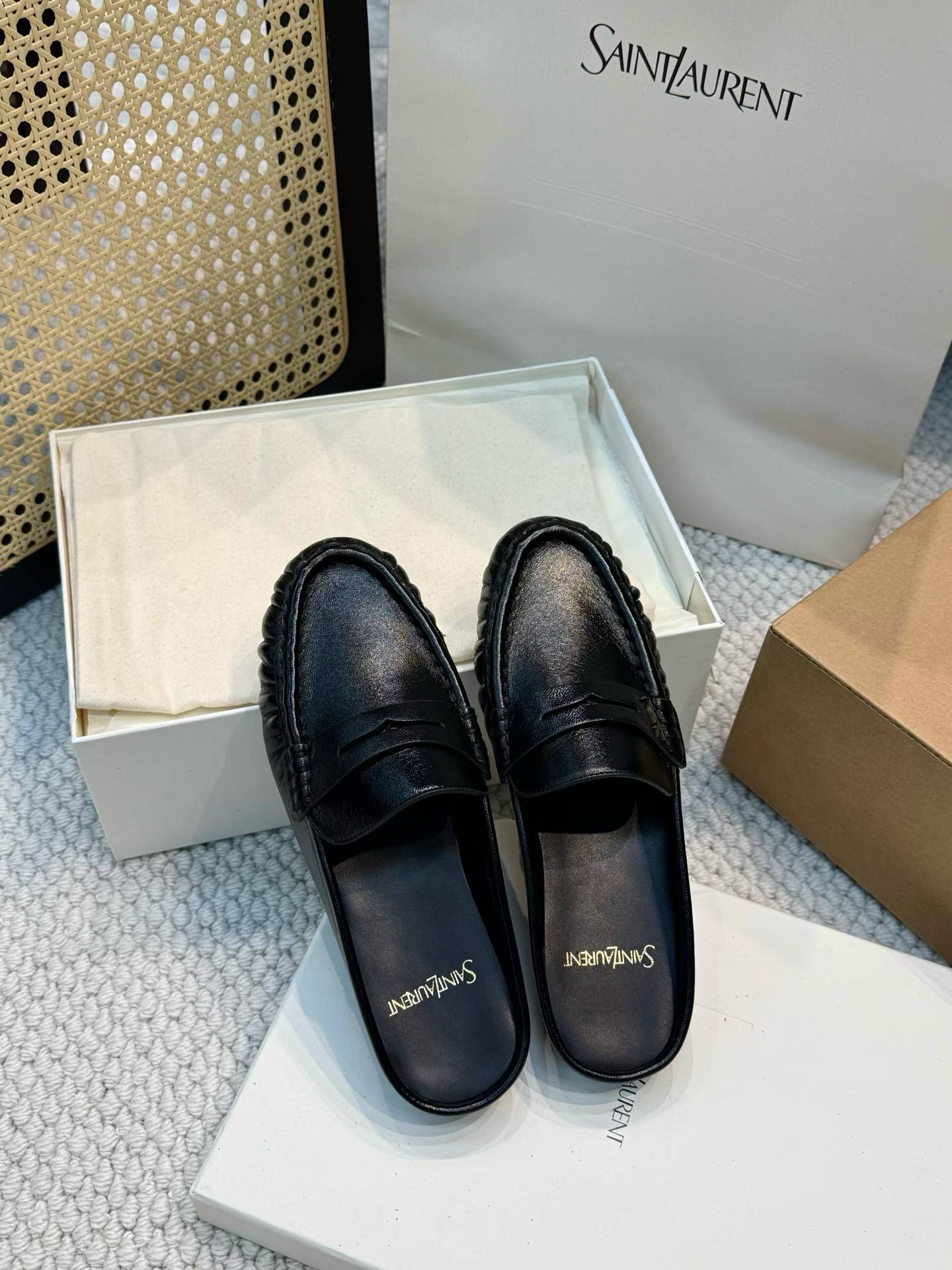Saint Laurent Flat-bottomed Muller shoes view 4