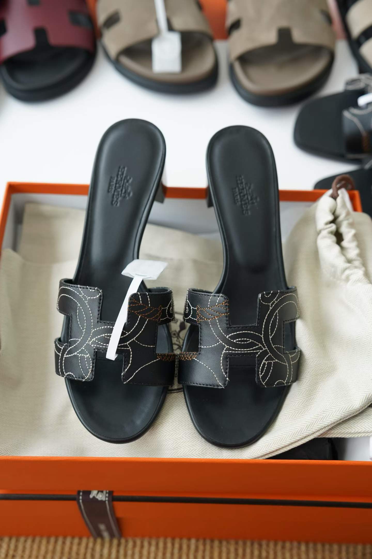 Hermès Slippers view 1