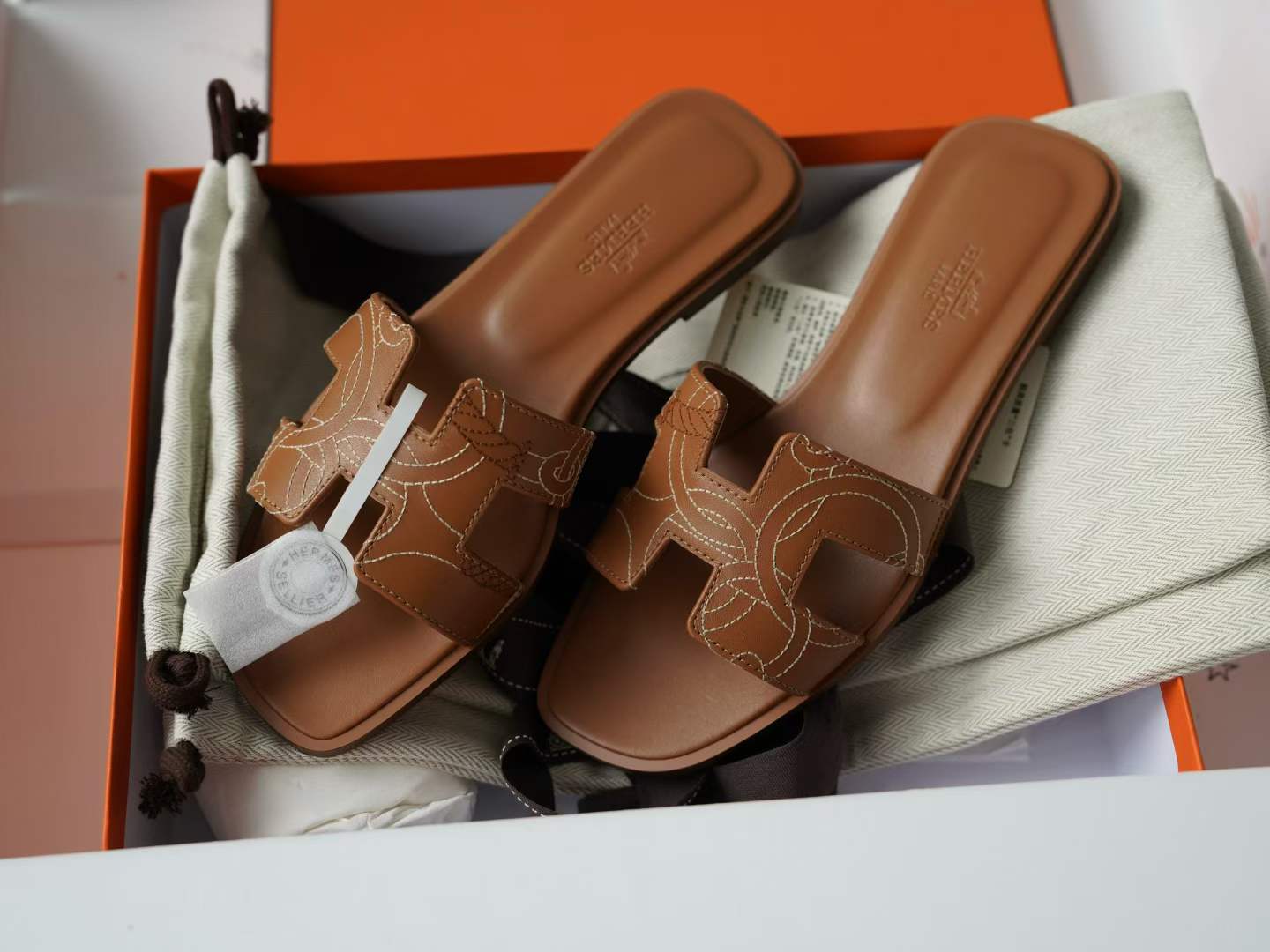 Hermès Slippers view 1