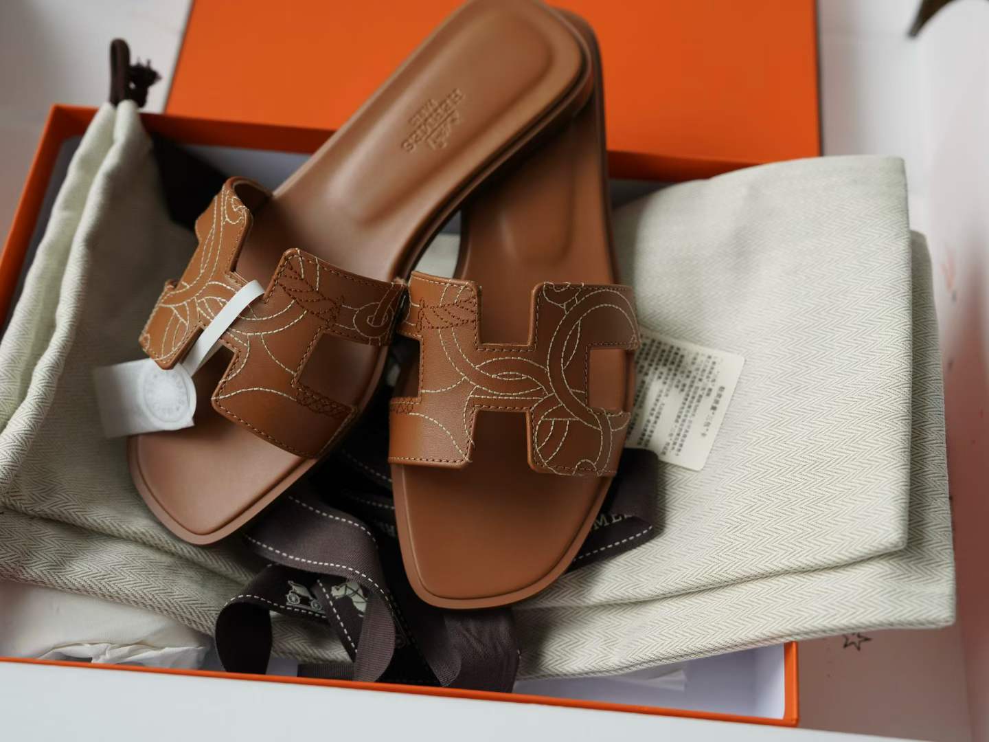 Hermès Slippers view 3