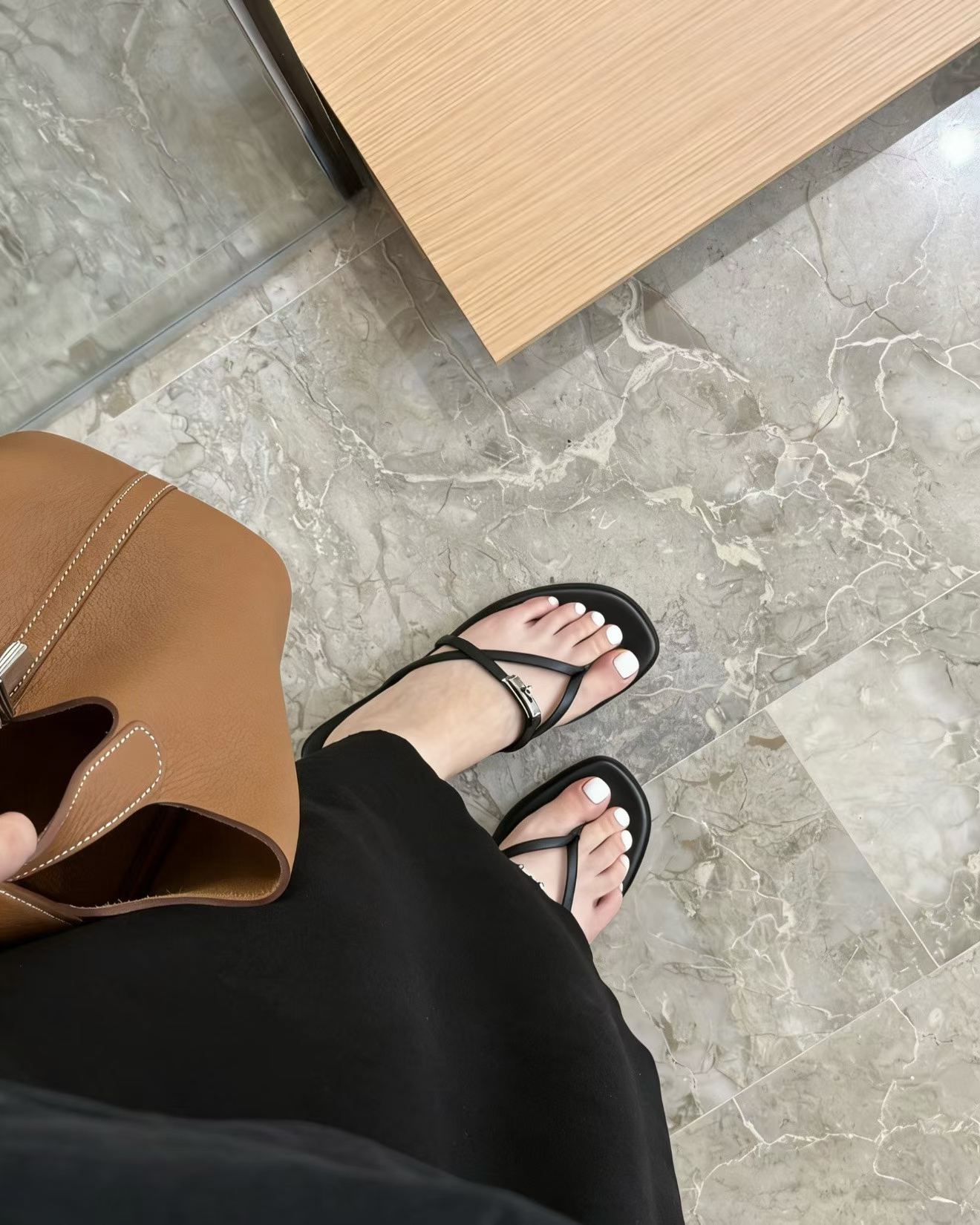 Hermès Slippers view 1