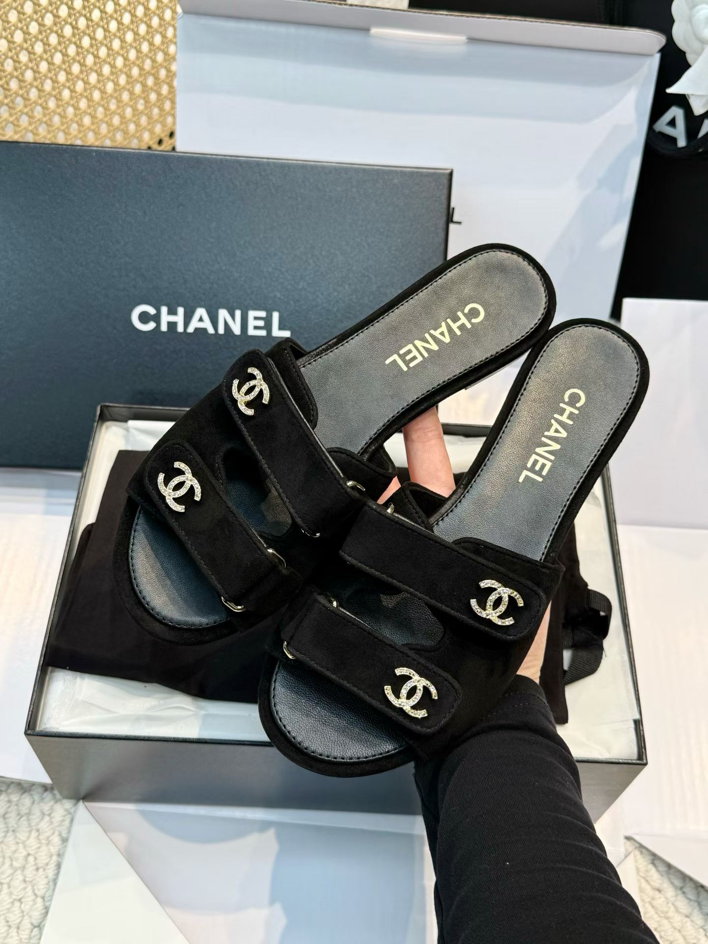 Chanel Cool drag view 2