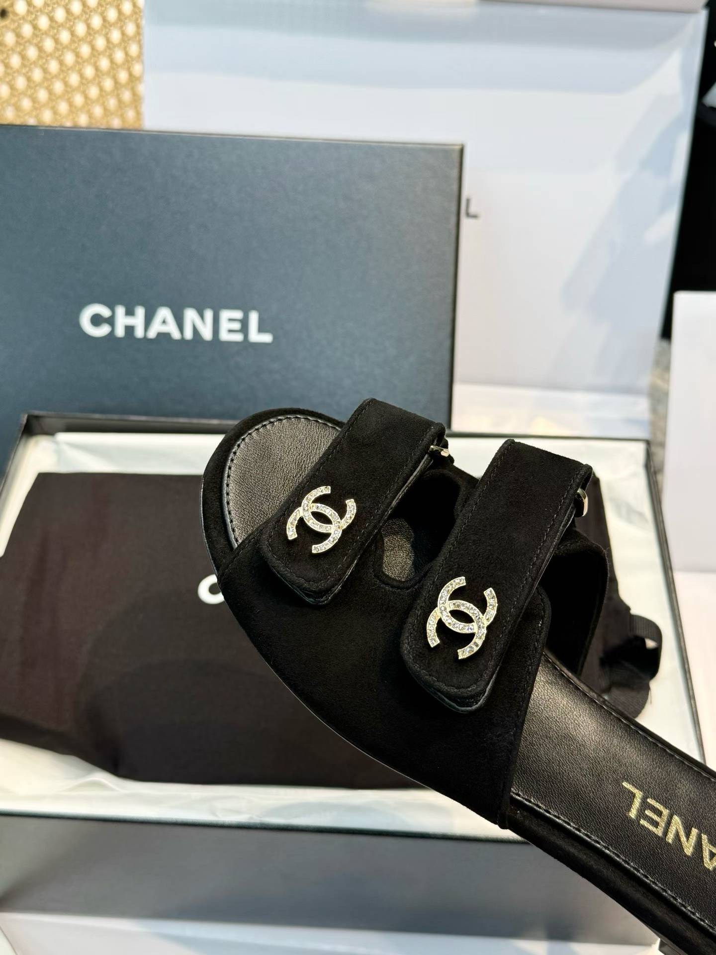 Chanel Cool drag view 4