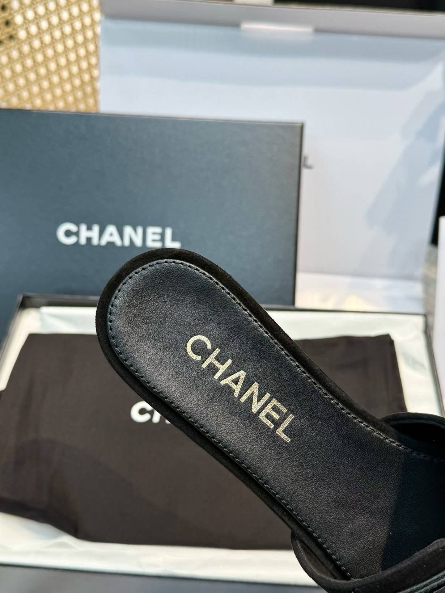 Chanel Cool drag view 5