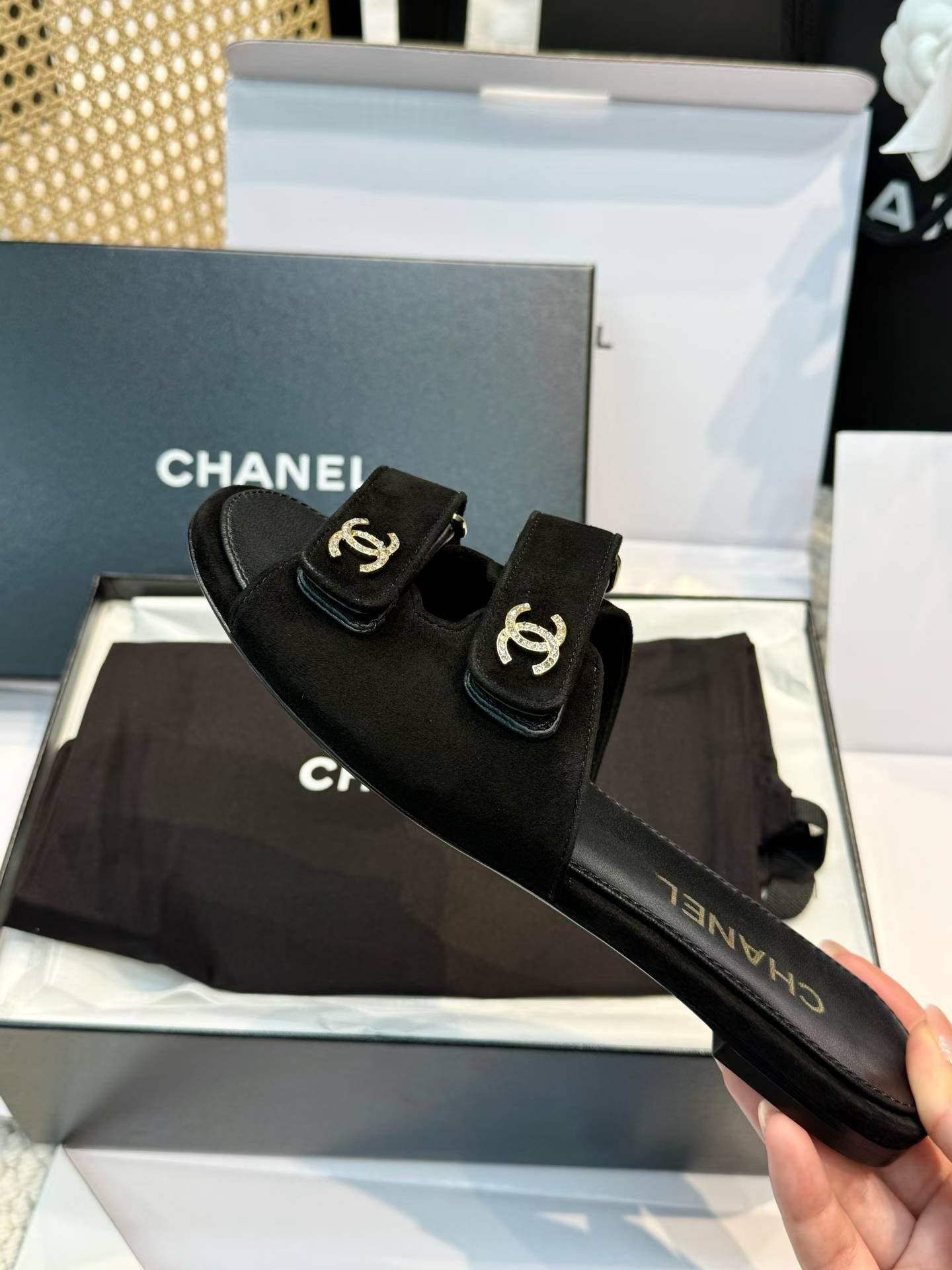 Chanel Cool drag view 7
