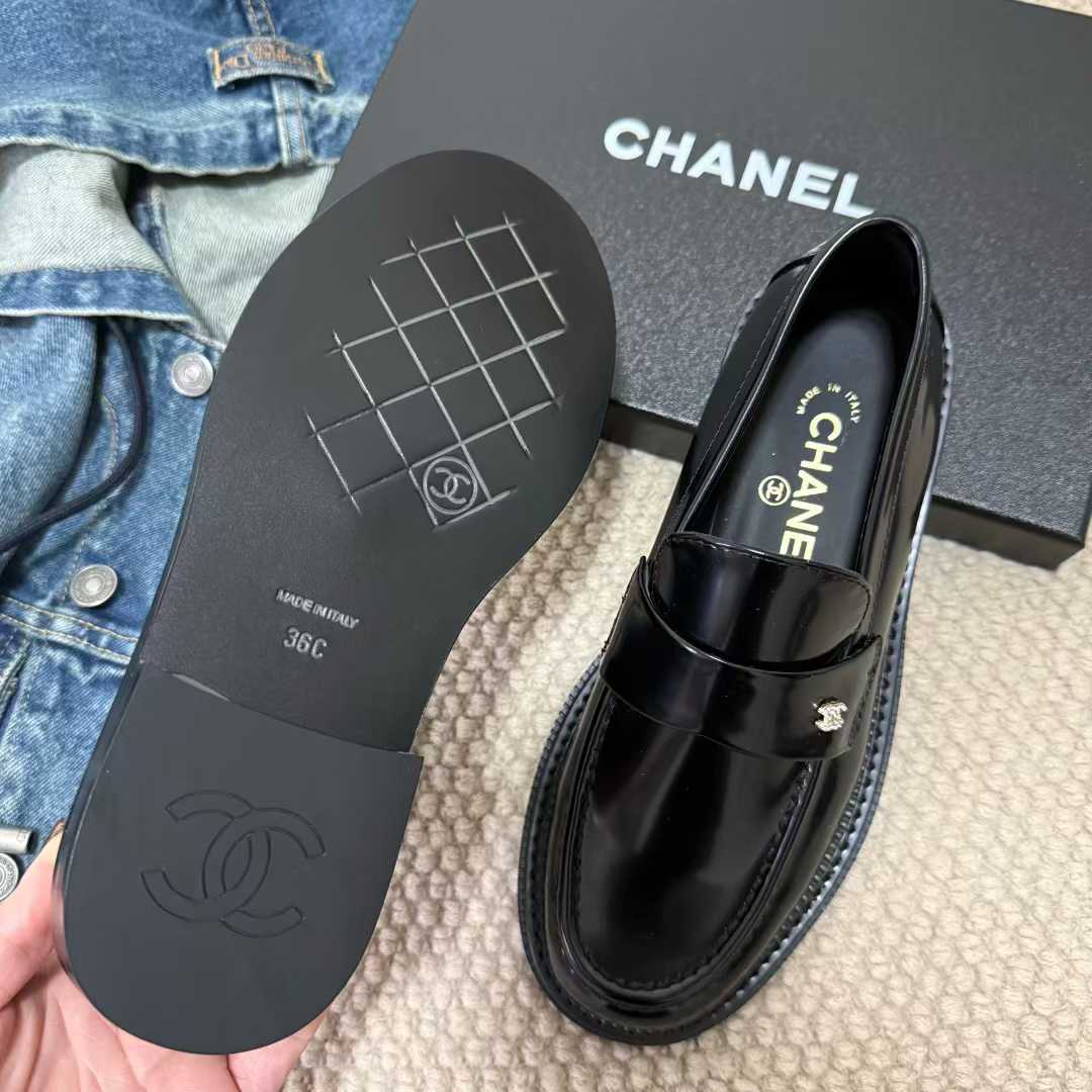 Chanel Love shoes view 9