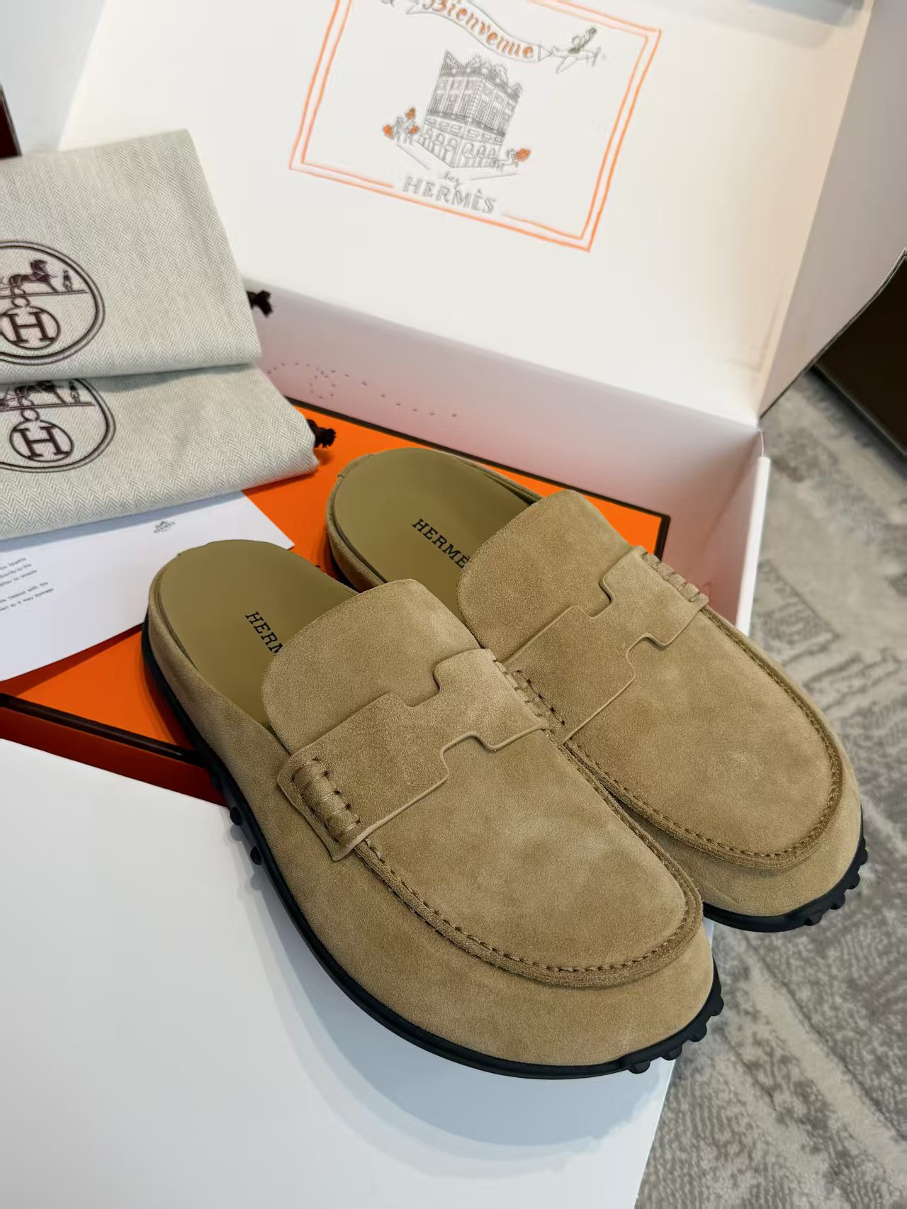 Hermès Love shoes view 13